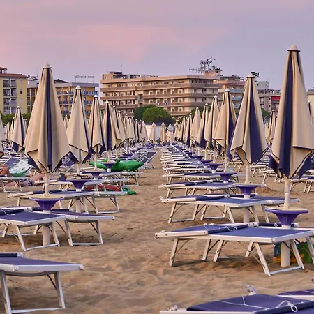 Apartment A Stones Throw From The Centre Bibione