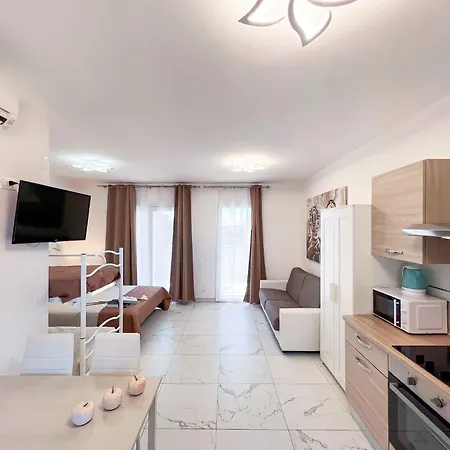 Apartment A Stones Throw From The Centre