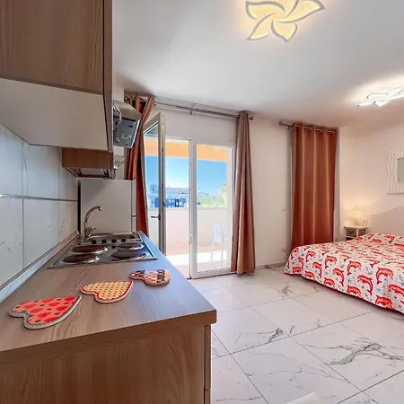 Apartment A Stones Throw From The Centre